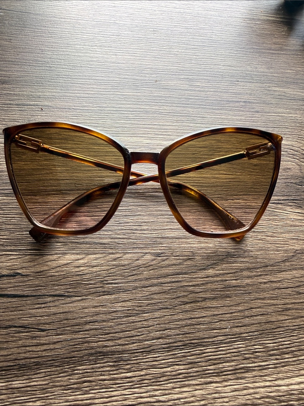 Fendi  Sunglasses - Picture 7 of 16
